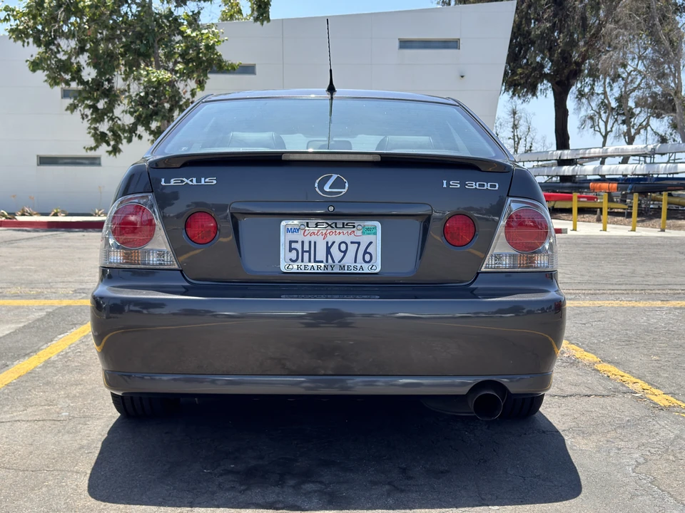 2004 Lexus IS 1st Gen - Image 8 of 31