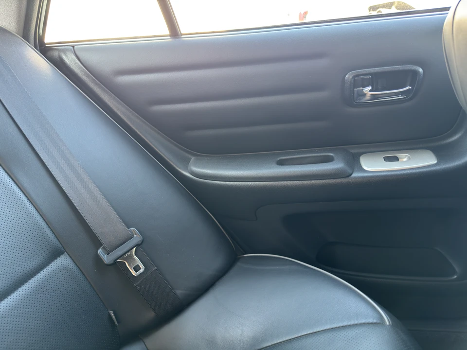 2004 Lexus IS 1st Gen - Image 19 of 31