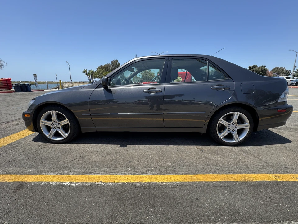2004 Lexus IS 1st Gen - Image 3 of 31