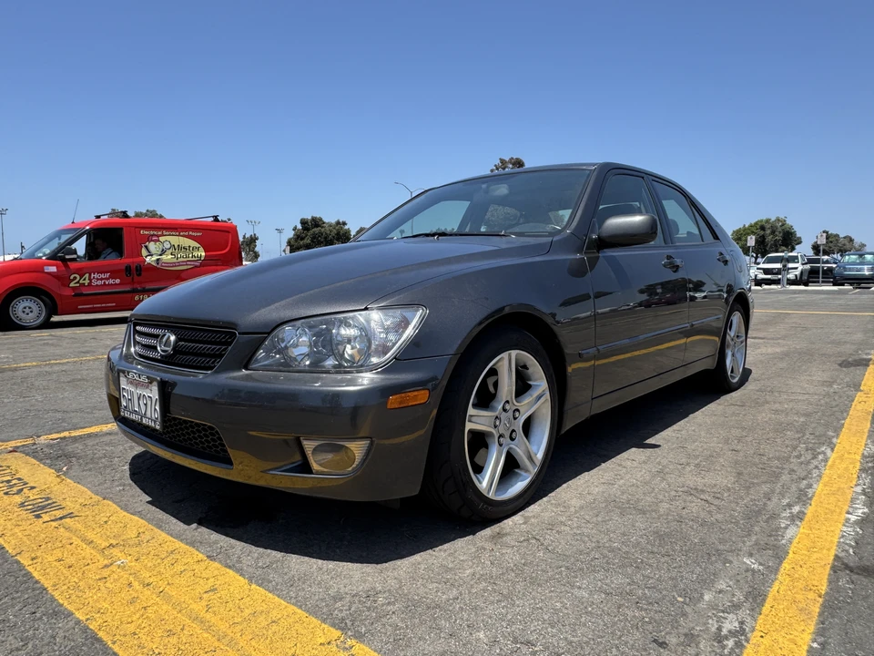 2004 Lexus IS 1st Gen - Image 2 of 31