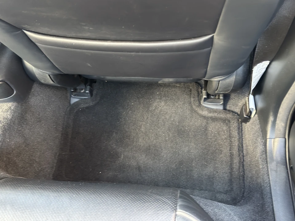 2004 Lexus IS 1st Gen - Image 24 of 31