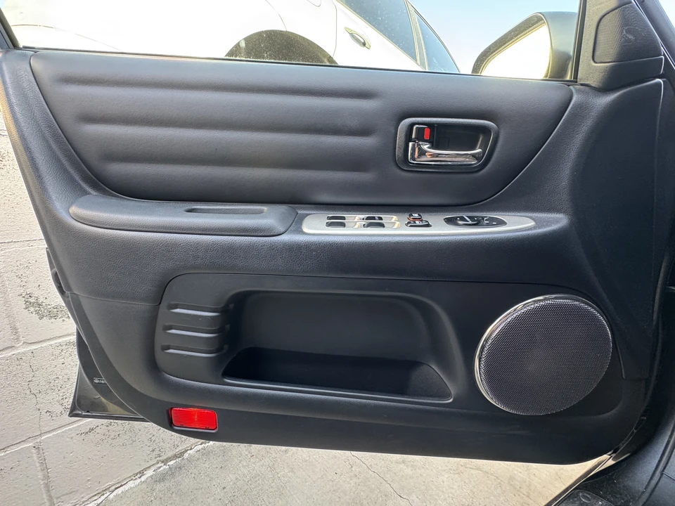 2004 Lexus IS 1st Gen - Image 18 of 31