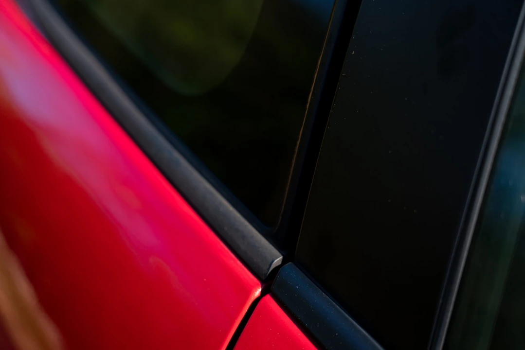 2005 Mazda RX-8 1st Gen - Image 27 of 31