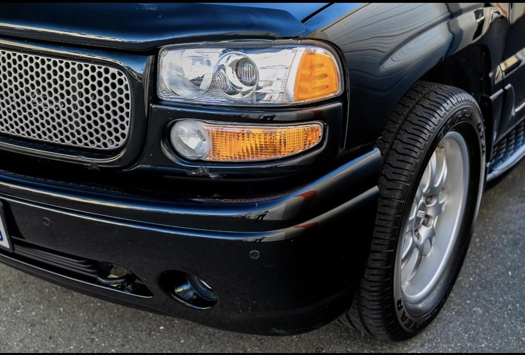 2005 GMC Yukon 2nd Gen - Image 16 of 31