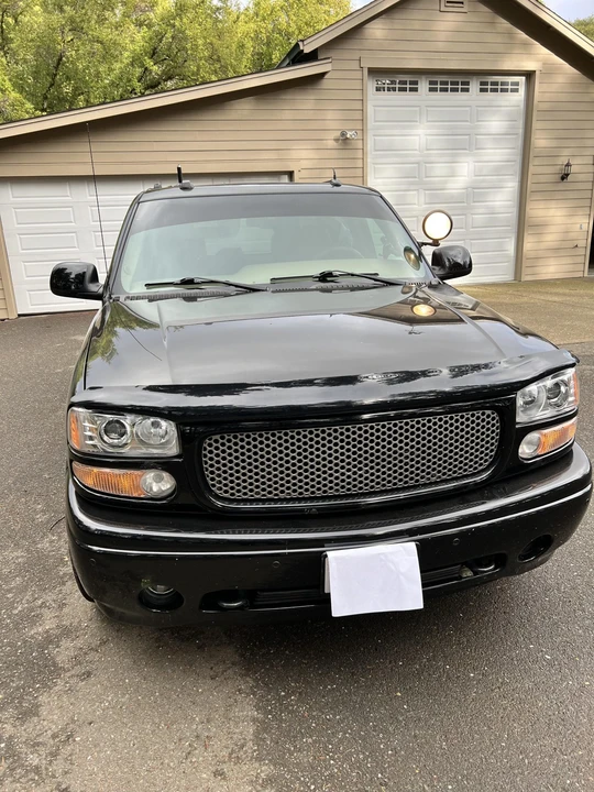 2005 GMC Yukon 2nd Gen - Image 11 of 31