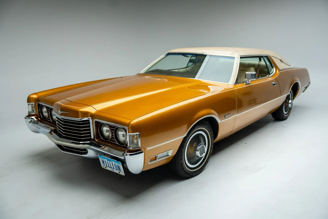 Ford Thunderbird 5th Gen - Image 4 of 31