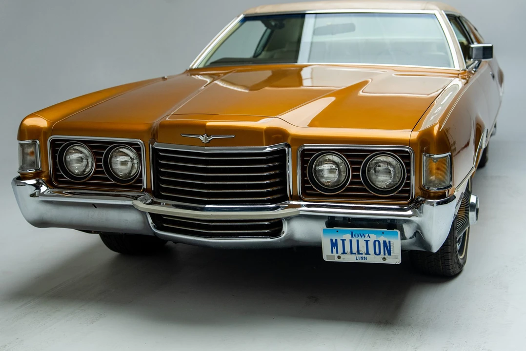 Ford Thunderbird 5th Gen - Image 19 of 31