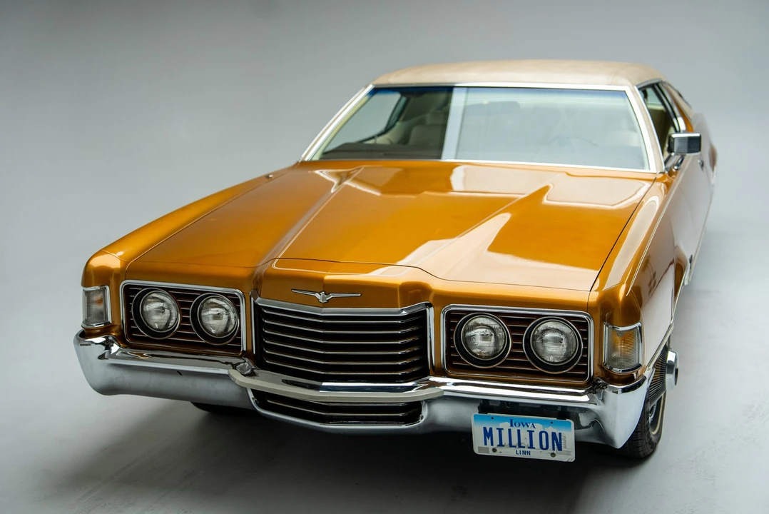Ford Thunderbird 5th Gen - Image 6 of 31