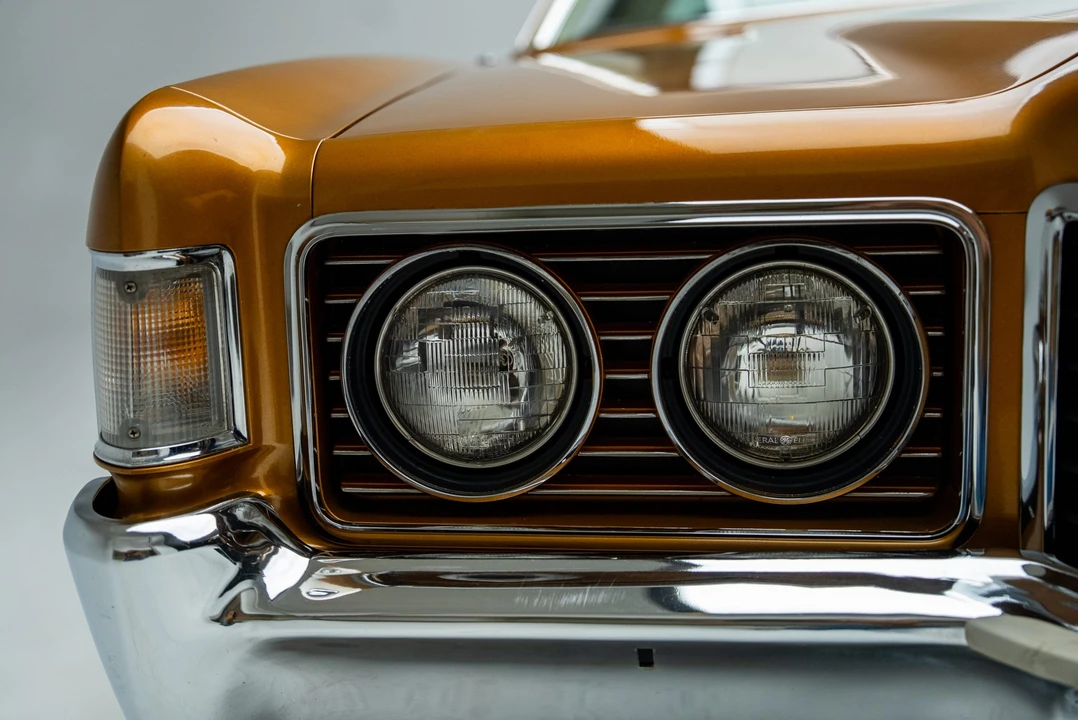 Ford Thunderbird 5th Gen - Image 26 of 31