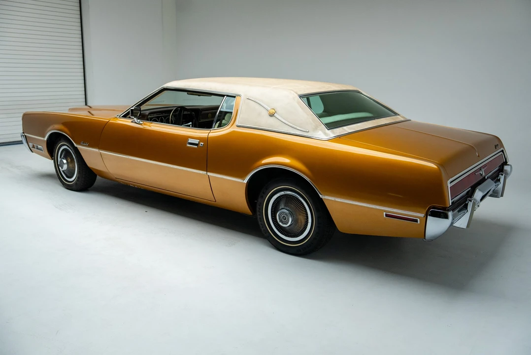 Ford Thunderbird 5th Gen - Image 12 of 31