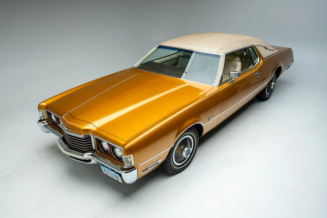Ford Thunderbird 5th Gen - Image 5 of 31