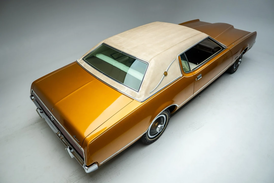 Ford Thunderbird 5th Gen - Image 9 of 31