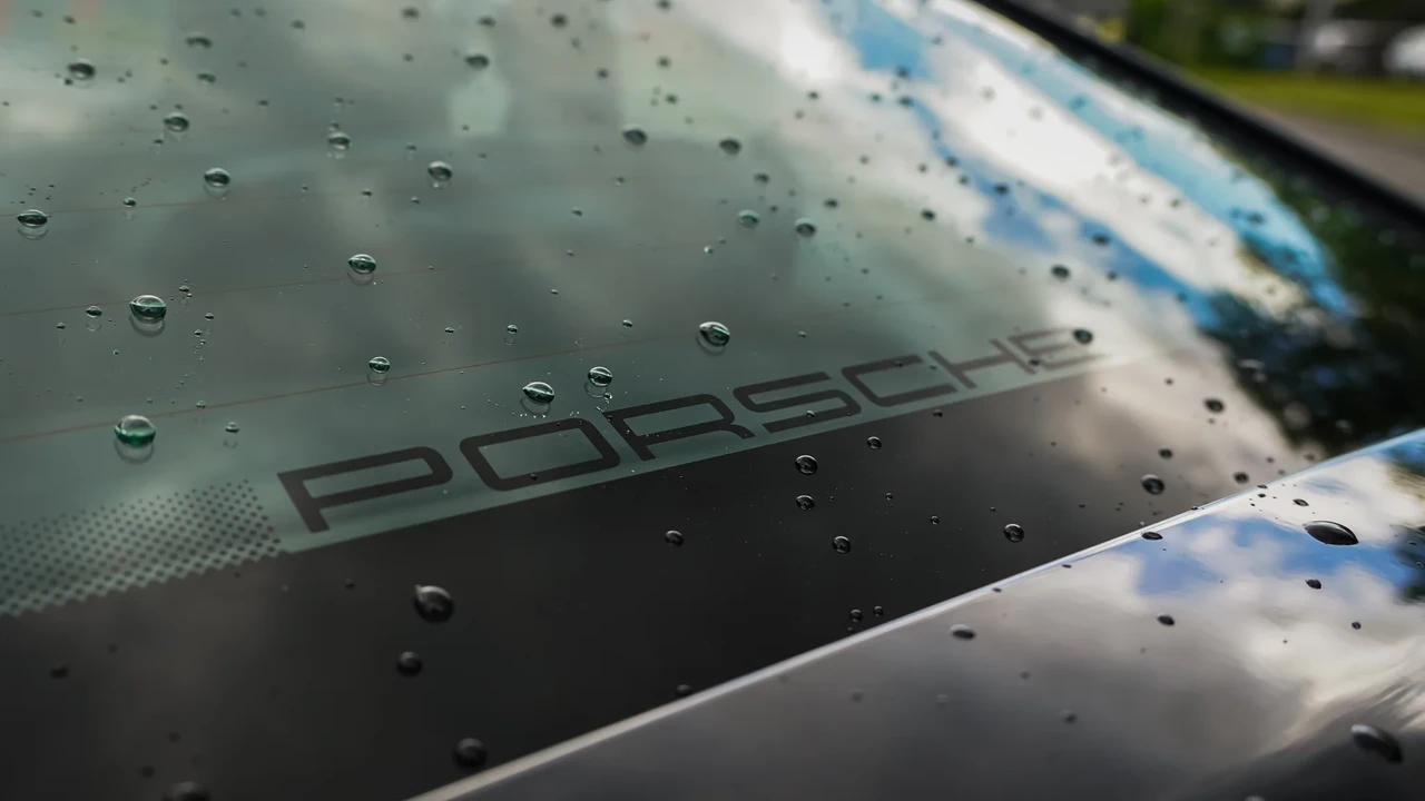 2010 Porsche 997 Carrera 4S - Image 13 of 31
