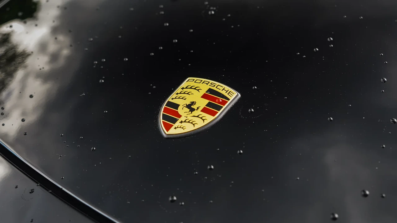 2010 Porsche 997 Carrera 4S - Image 16 of 31