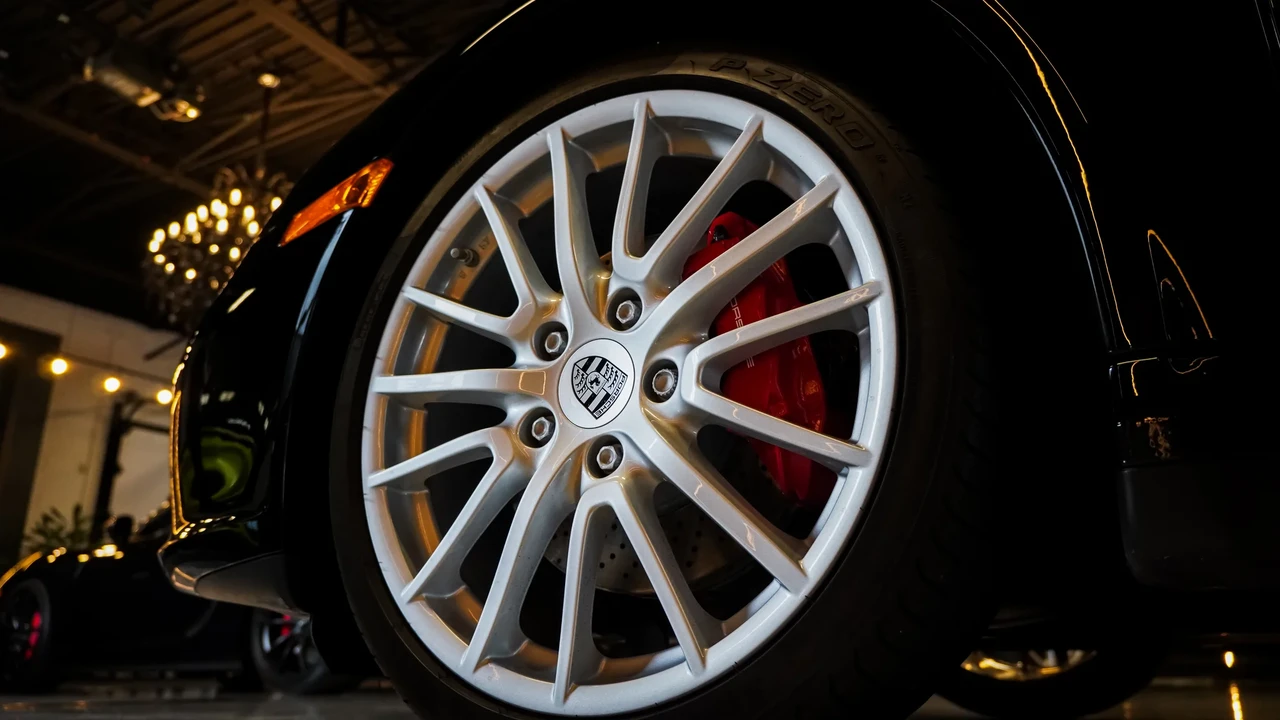 2010 Porsche 997 Carrera 4S - Image 30 of 31