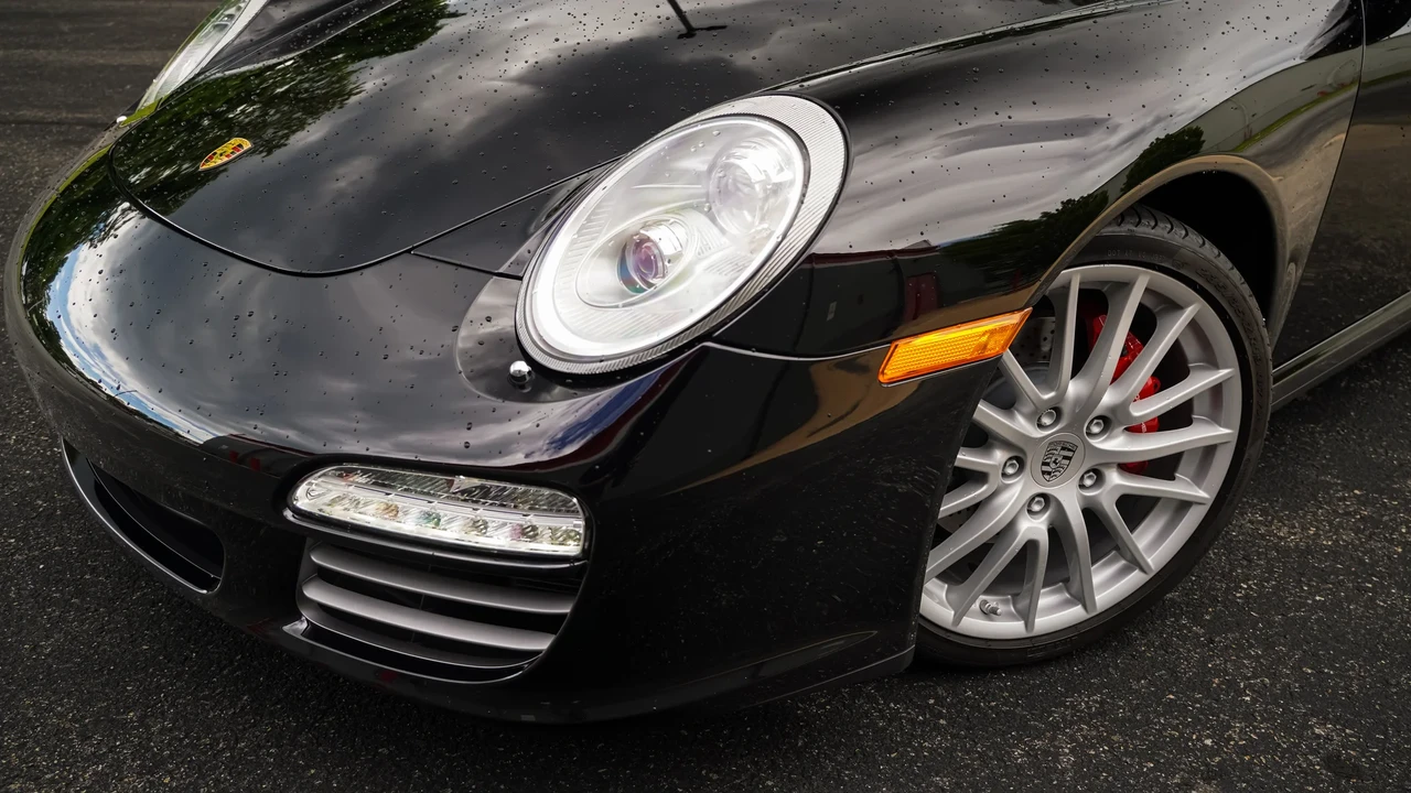 2010 Porsche 997 Carrera 4S - Image 9 of 31