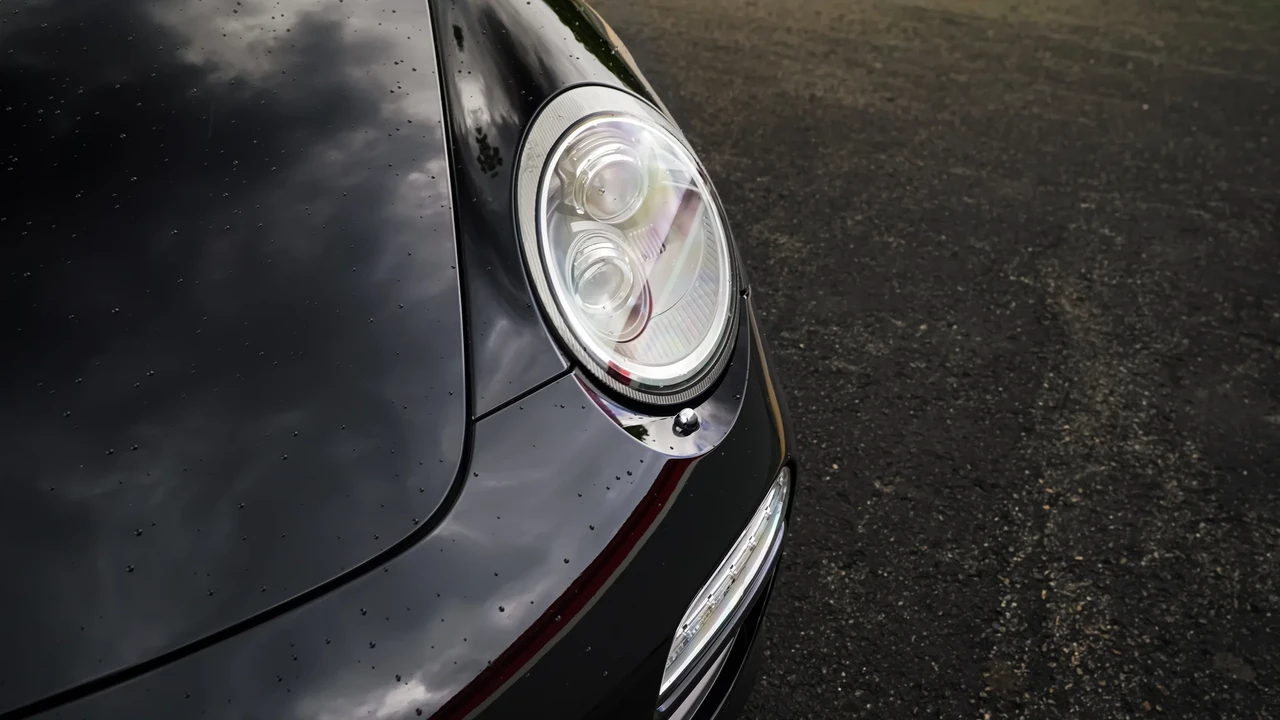2010 Porsche 997 Carrera 4S - Image 10 of 31