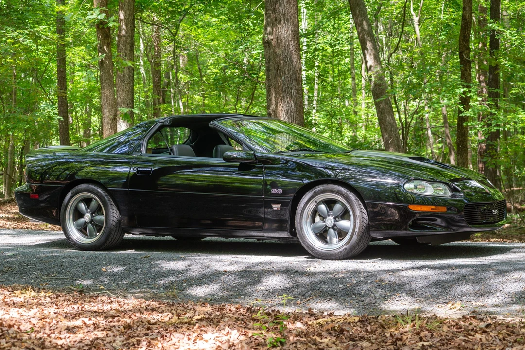 2001 Chevrolet Camaro SS 4th Gen - Image 2 of 31