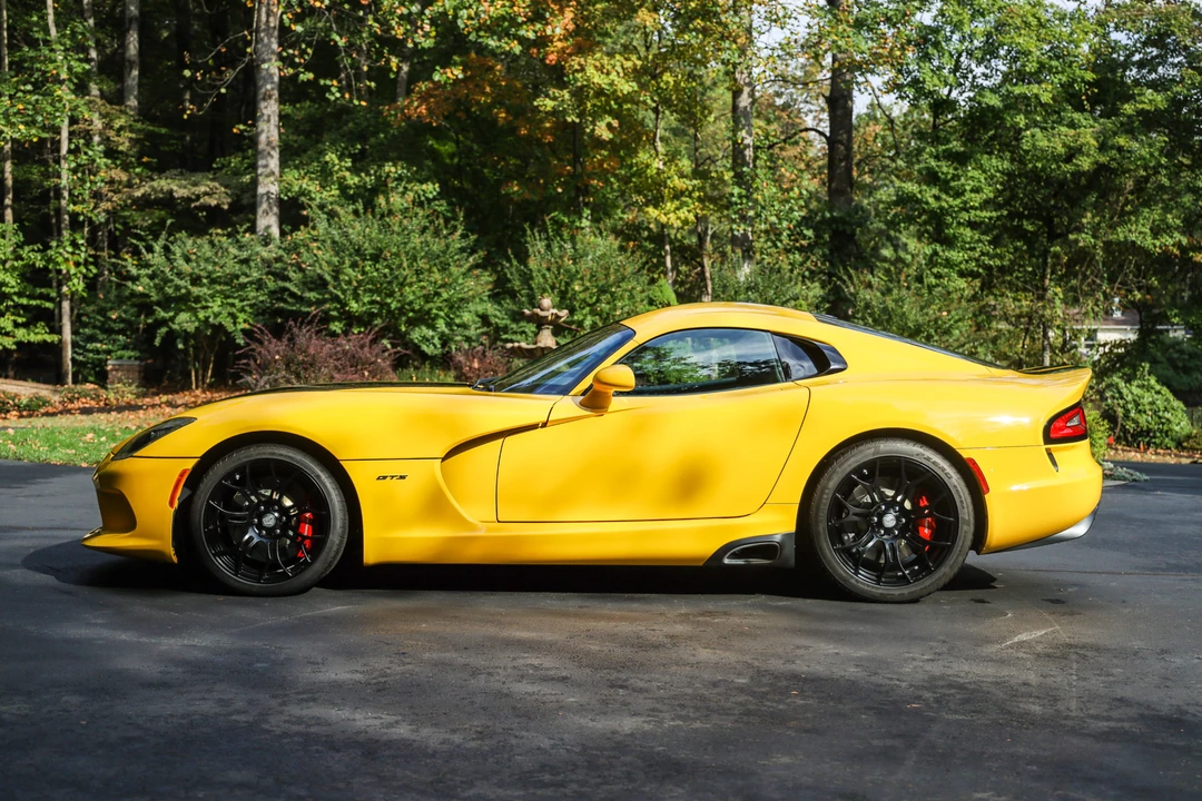 2013 Dodge Viper 5th Gen - Image 2 of 31