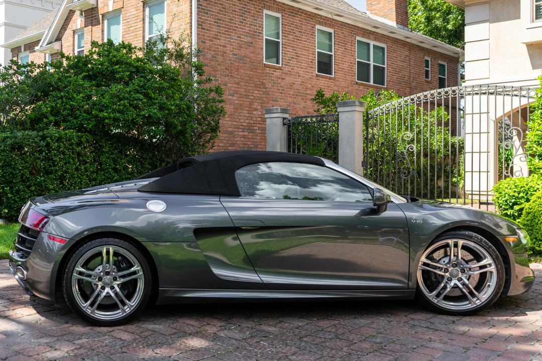 2011 Audi 42 R8 - Image 6 of 31