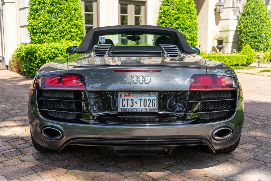 2011 Audi 42 R8 - Image 8 of 31