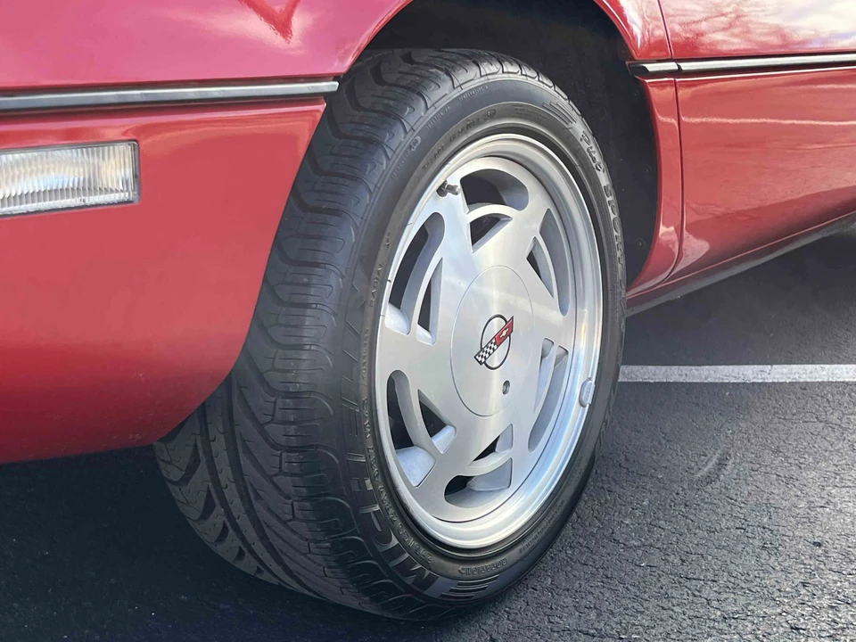 1989 Chevrolet Corvette C4 - Image 25 of 31