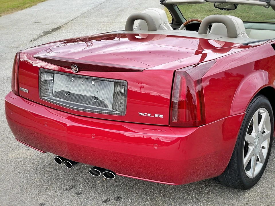2004 Cadillac XLR - Image 26 of 31
