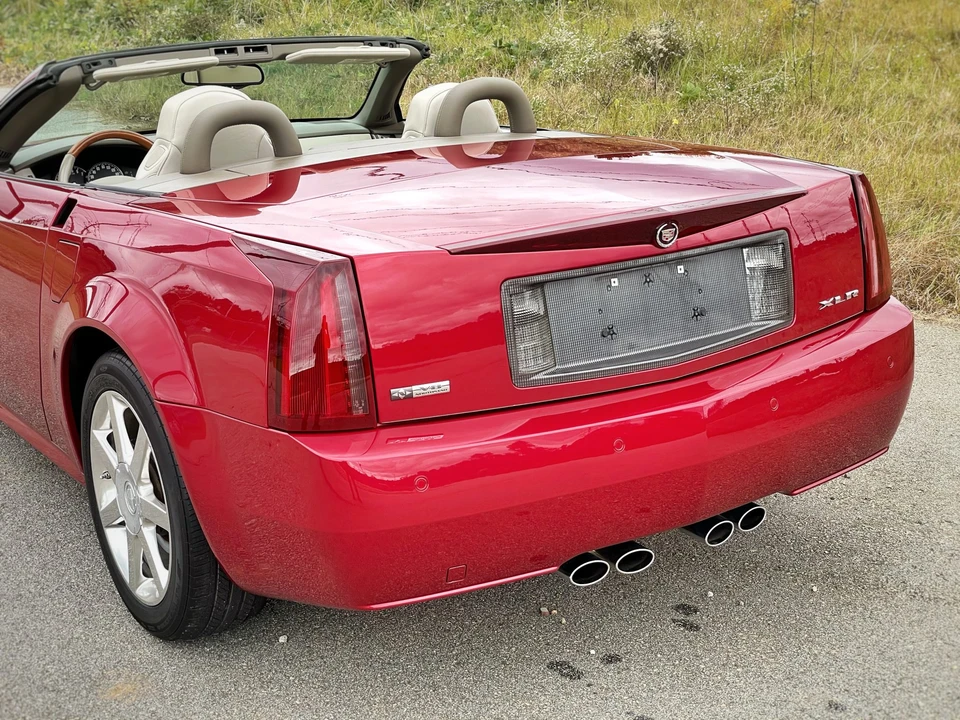 2004 Cadillac XLR - Image 25 of 31