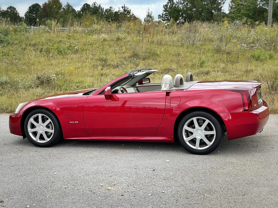 2004 Cadillac XLR - Image 8 of 31