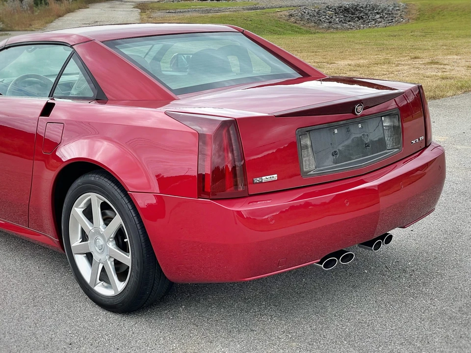 2004 Cadillac XLR - Image 24 of 31