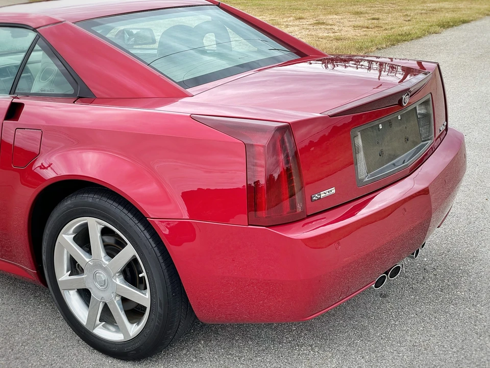 2004 Cadillac XLR - Image 23 of 31