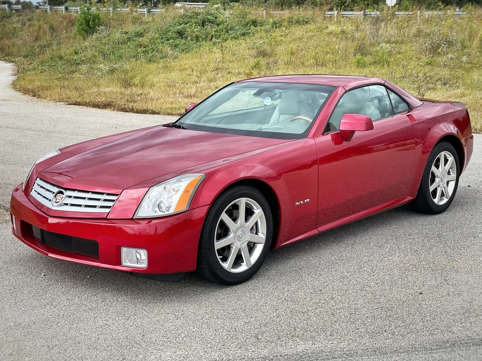 2004 Cadillac XLR - Image 2 of 31