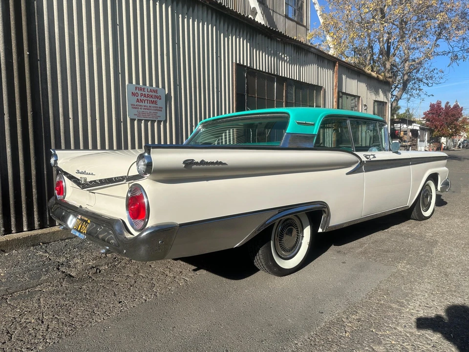 1959 Ford Galaxie 1st Gen - Image 24 of 31