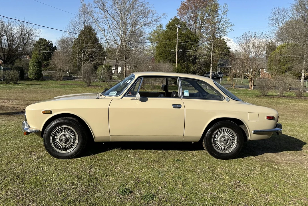 1974 Alfa Romeo 2000 GT Veloce - Image 29 of 31