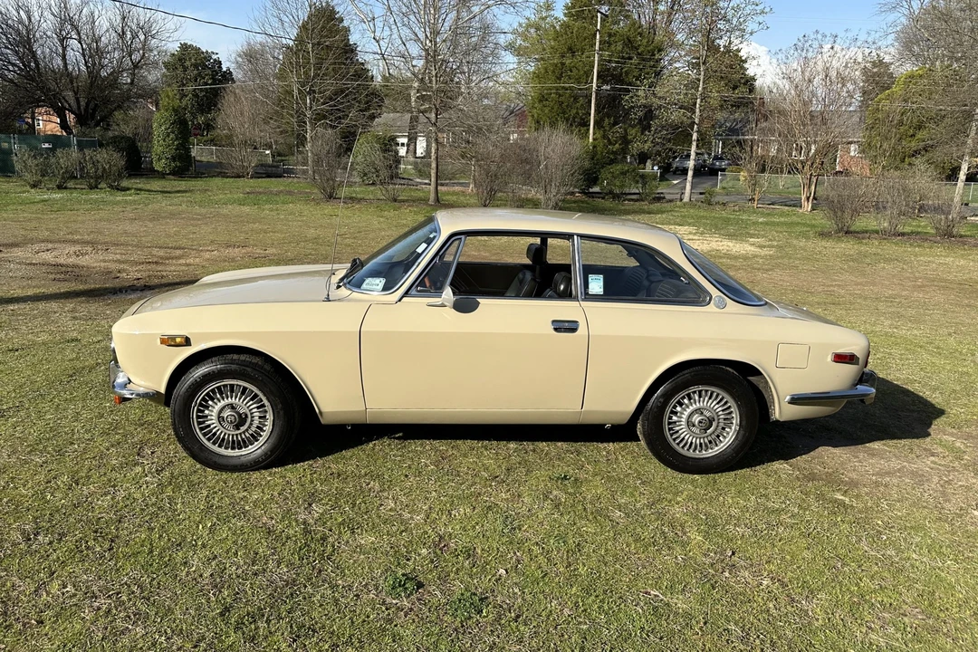 1974 Alfa Romeo 2000 GT Veloce - Image 28 of 31