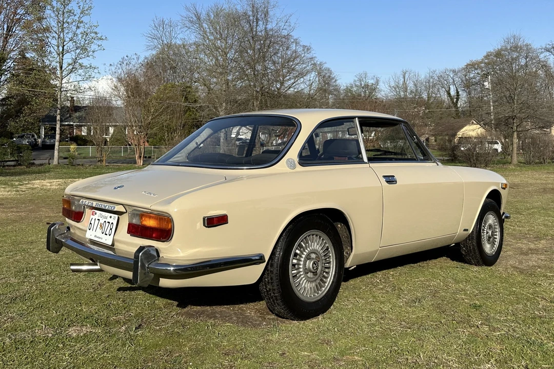 1974 Alfa Romeo 2000 GT Veloce - Image 11 of 31