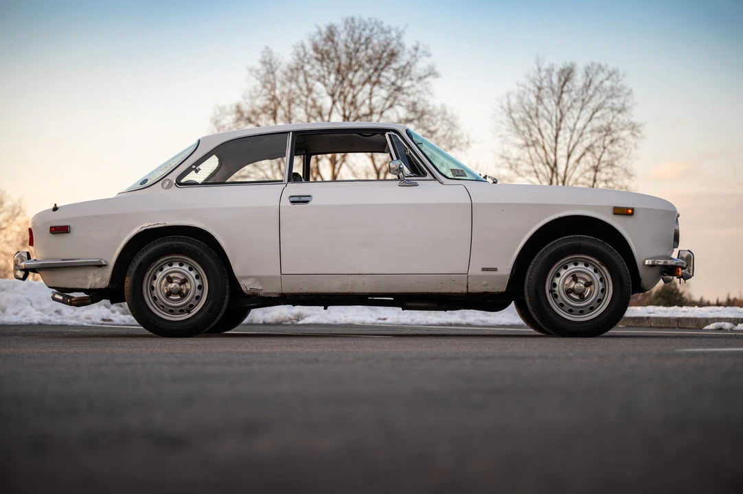 1974 Alfa Romeo 2000 GT Veloce - Image 14 of 31