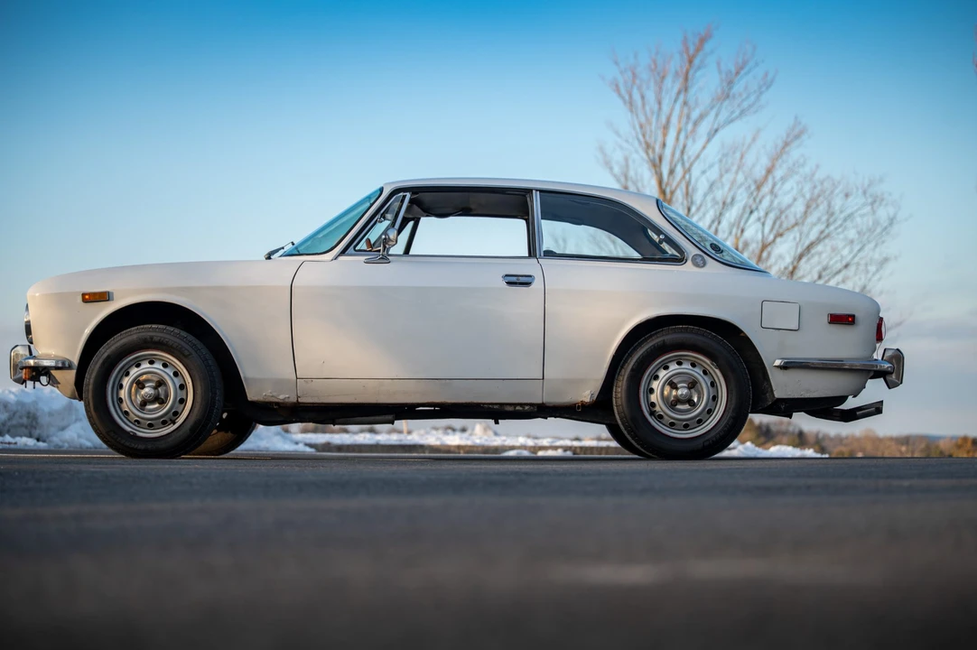 1974 Alfa Romeo 2000 GT Veloce - Image 28 of 31