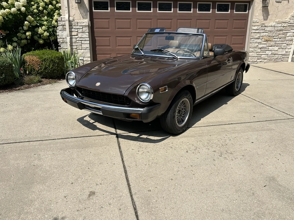 1977 Fiat 124 Sport Spider - Image 10 of 31