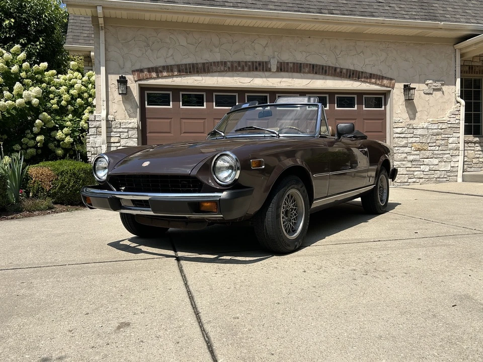 1977 Fiat 124 Sport Spider - Image 11 of 31