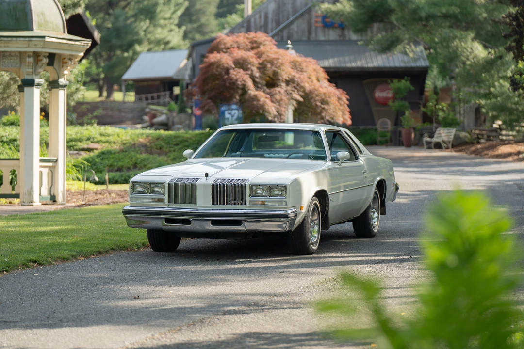 1977 Oldsmobile Cutlass Supreme - Image 14 of 31