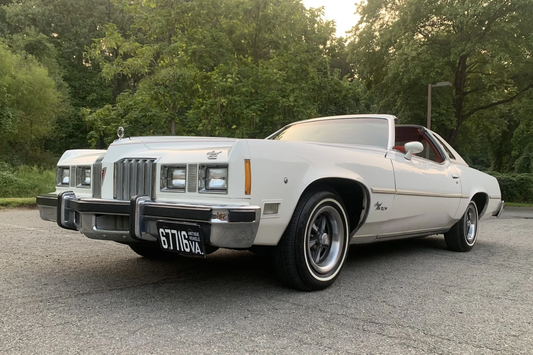 1977 Pontiac Grand Prix 3rd+ Gen - Image 11 of 31