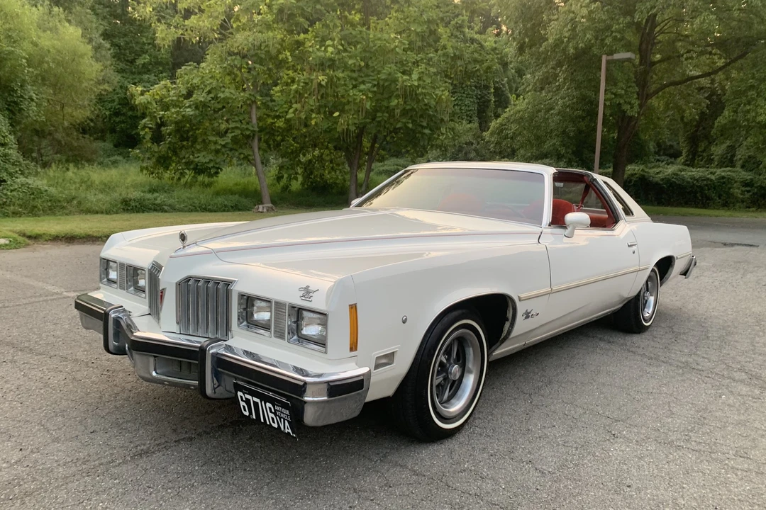 1977 Pontiac Grand Prix 3rd+ Gen - Image 6 of 31