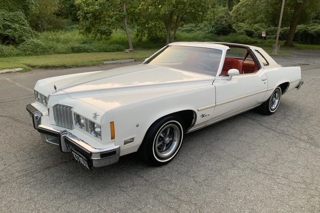 1977 Pontiac Grand Prix 3rd+ Gen - Image 5 of 31