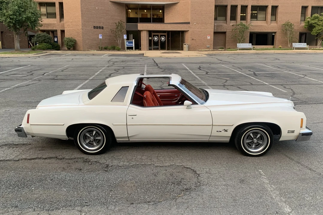 1977 Pontiac Grand Prix 3rd+ Gen - Image 29 of 31