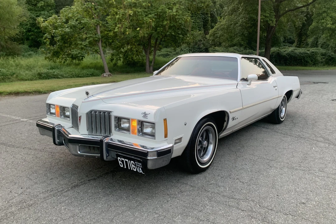 1977 Pontiac Grand Prix 3rd+ Gen - Image 7 of 31