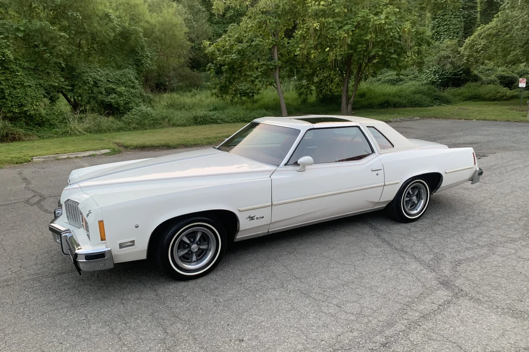 1977 Pontiac Grand Prix 3rd+ Gen - Image 4 of 31