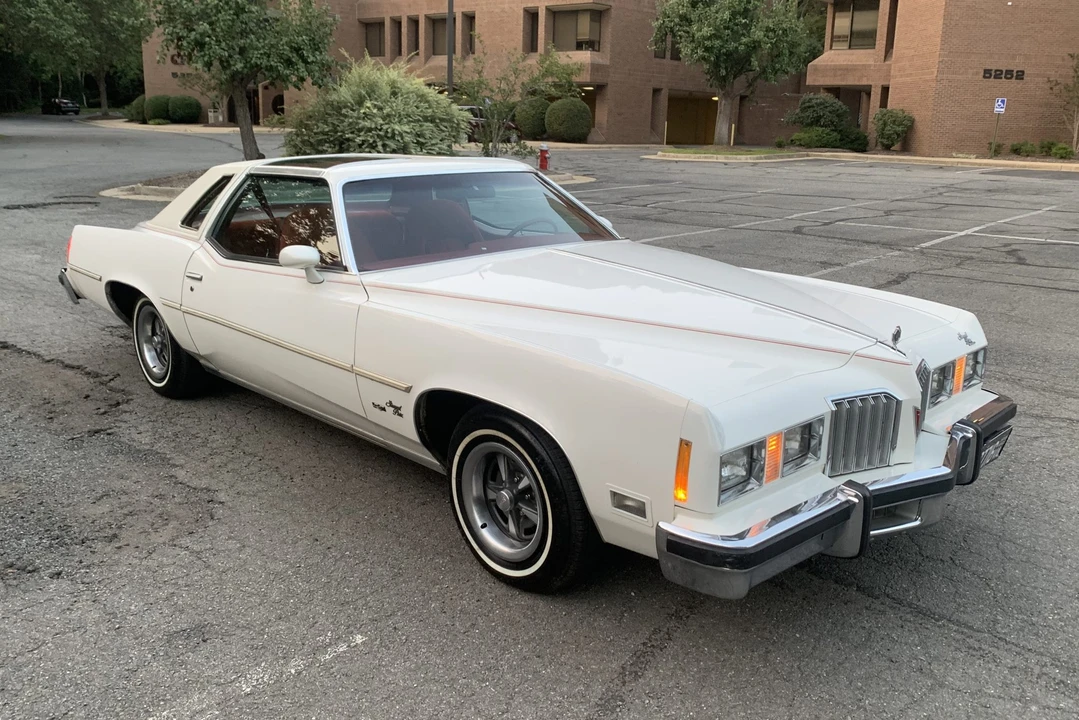 1977 Pontiac Grand Prix 3rd+ Gen - Image 21 of 31