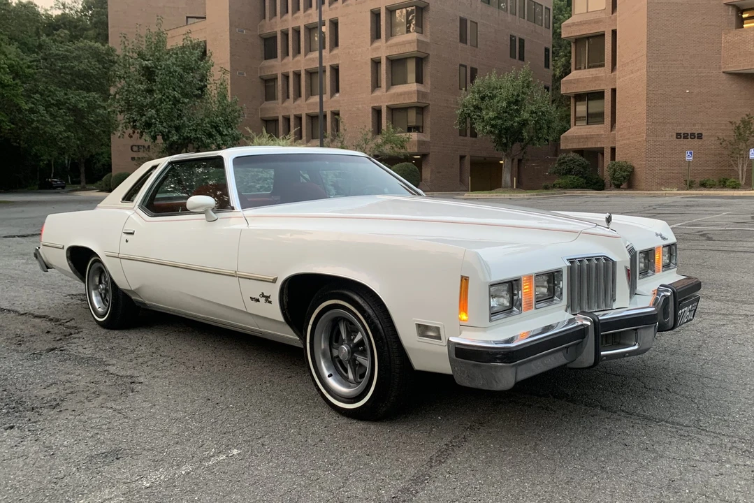 1977 Pontiac Grand Prix 3rd+ Gen - Image 24 of 31