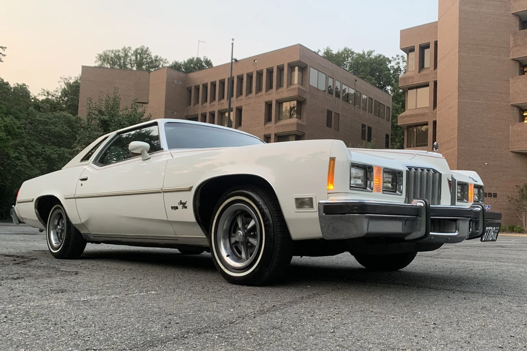 1977 Pontiac Grand Prix 3rd+ Gen - Image 25 of 31